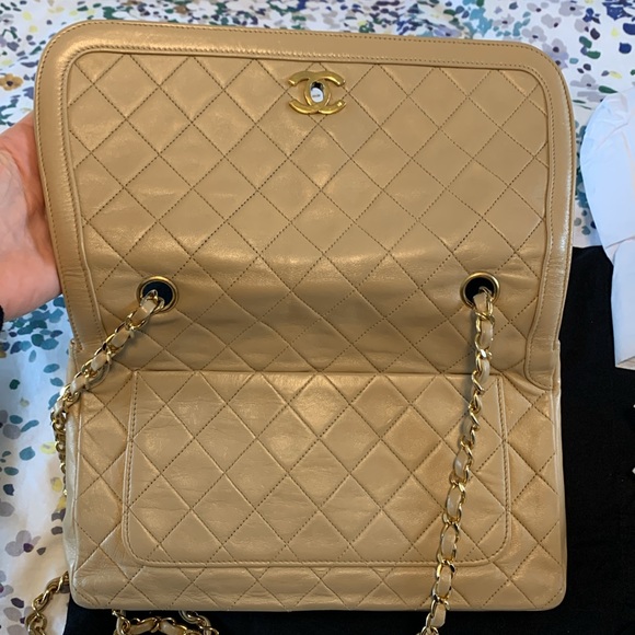 SOLD CHANEL Vintage Border Flap Medium Bag - Picture 16 of 16